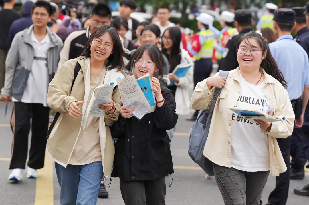 高考现场图片高清图片