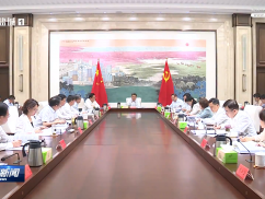 市委中心组举行学习交流会