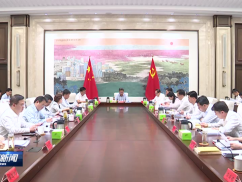 市委中心组举行学习交流会